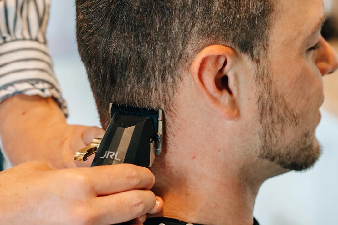 HERREN - HAARSCHNITTE